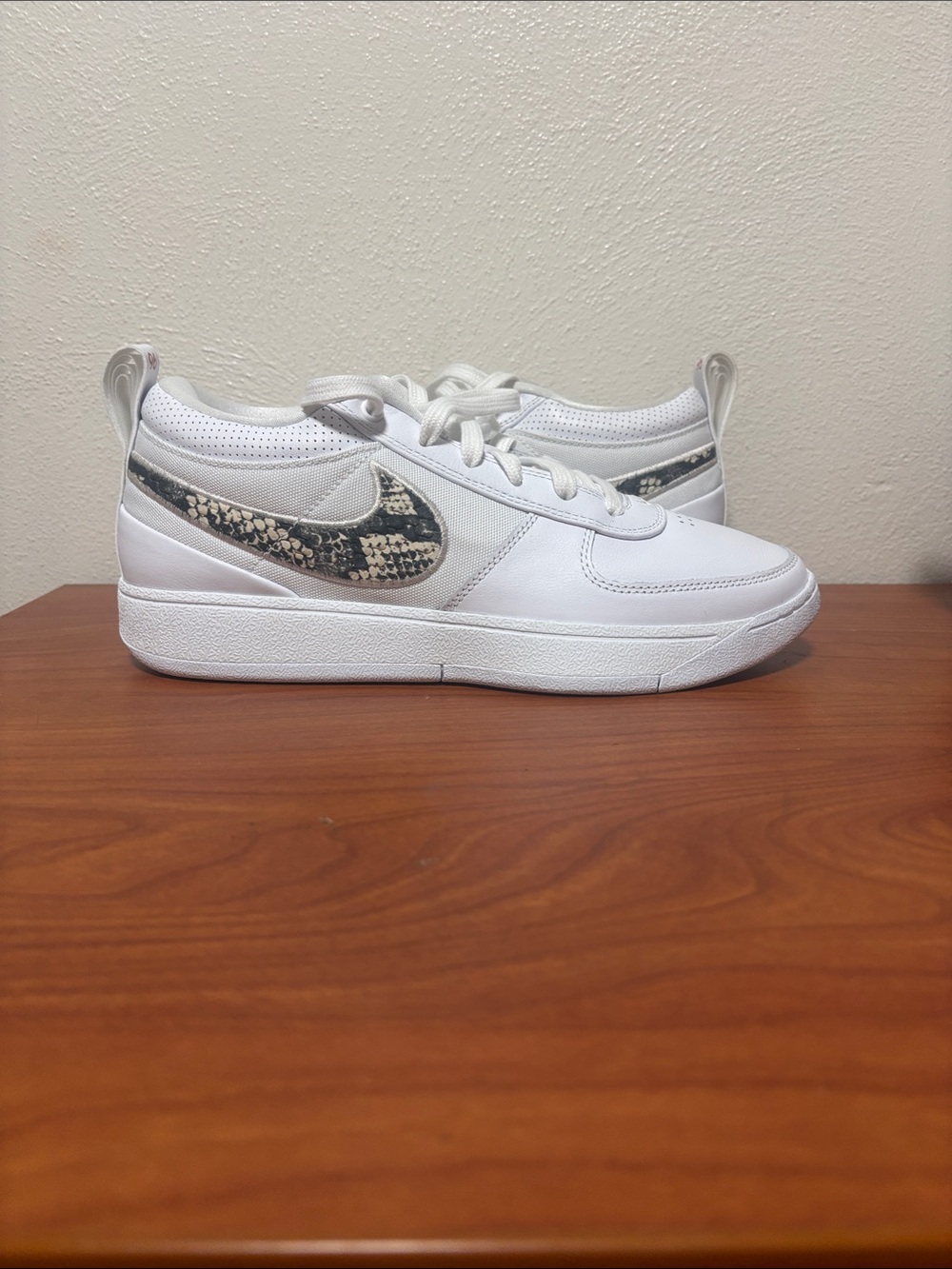 Authentic Nike Book 1 Rattlesnakes White Sneakers Mens.size 9 New